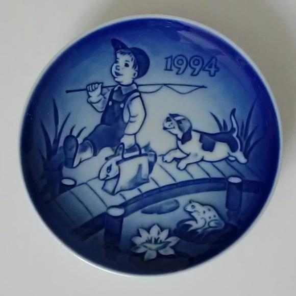 BING & GRONDAHL | 1994 "Little Fisher Man" Plate - Picture 1 of 5